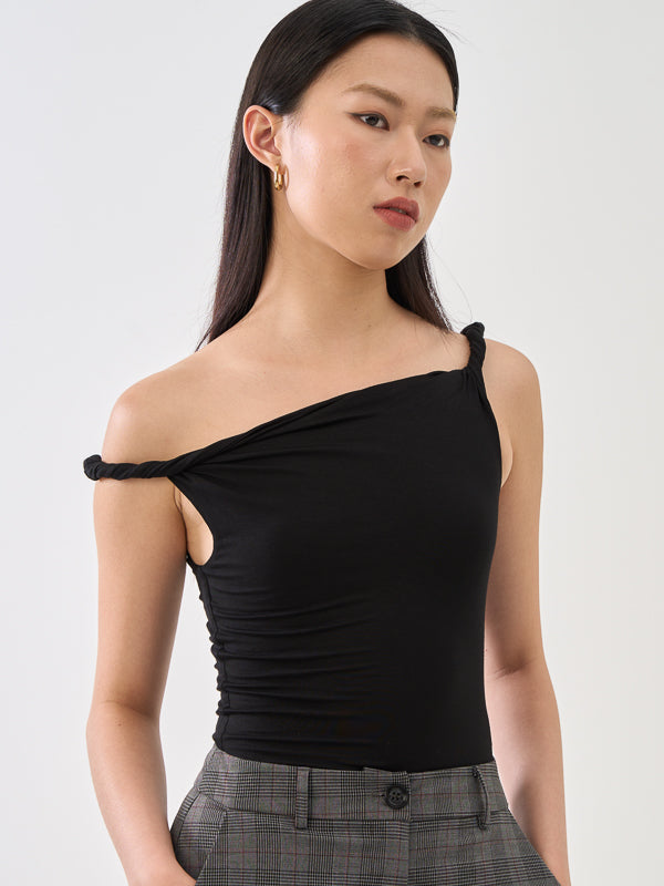 Asymmetric Twist-Detail Top