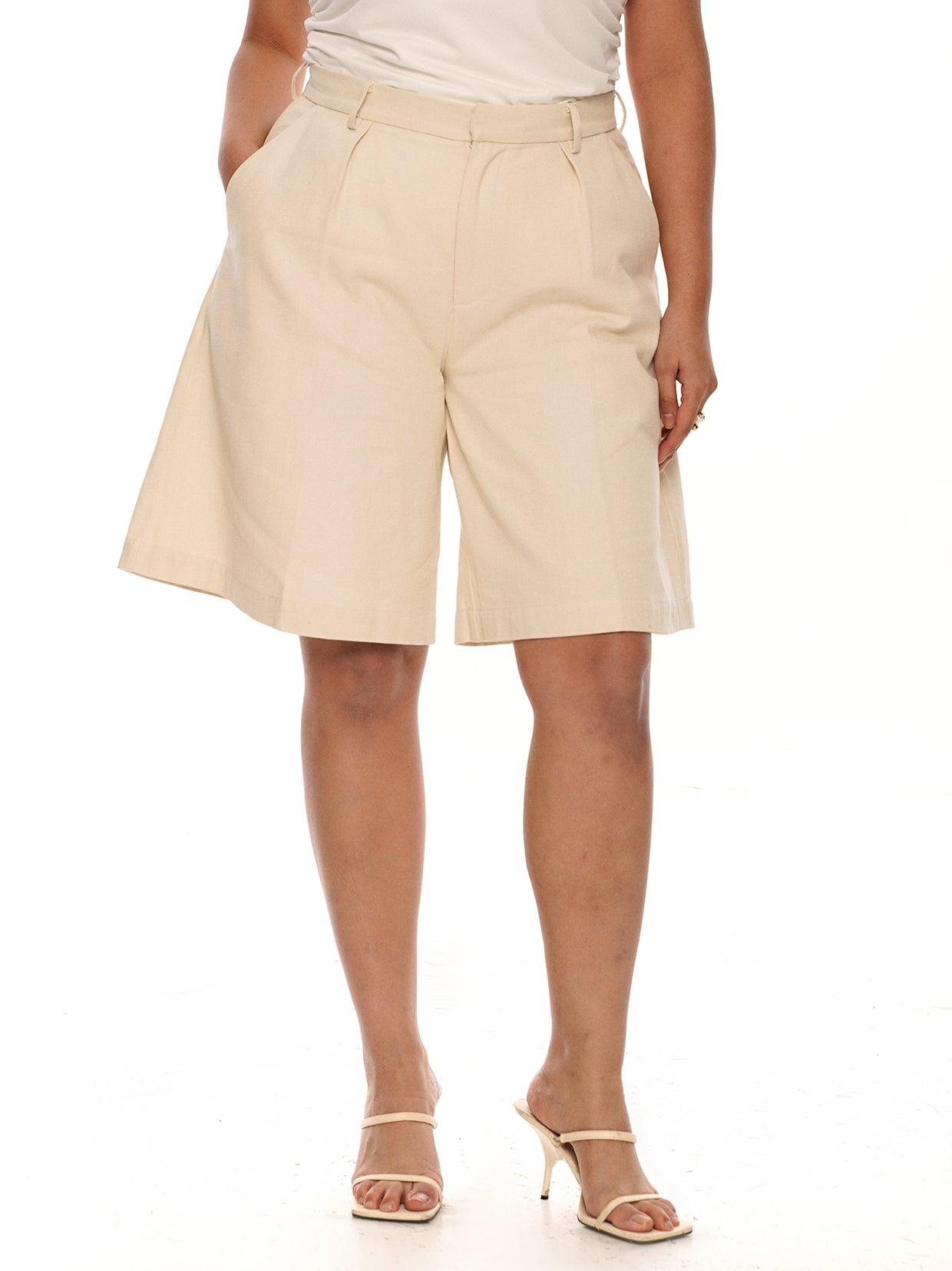 Pleated Bermuda Short