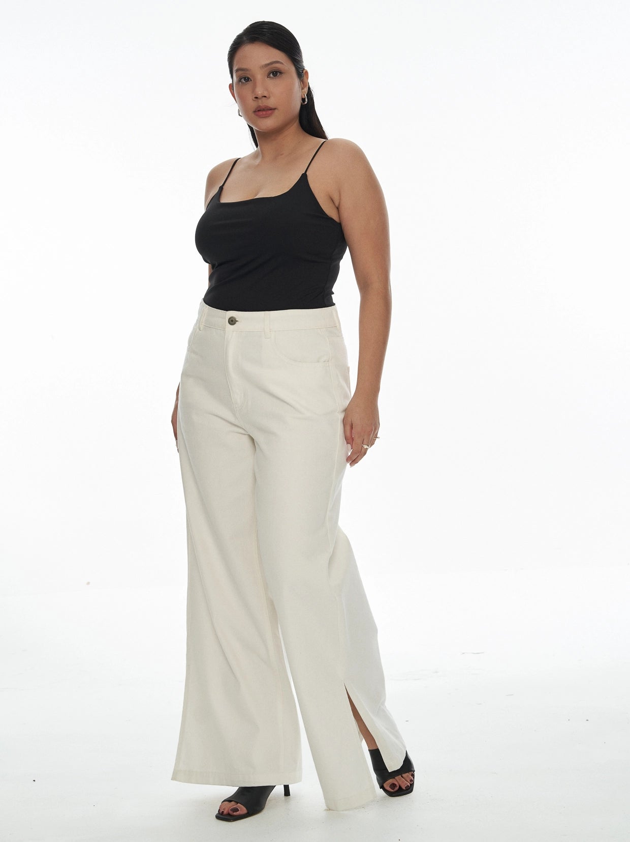 Straight-Leg Jeans With Slit Hem