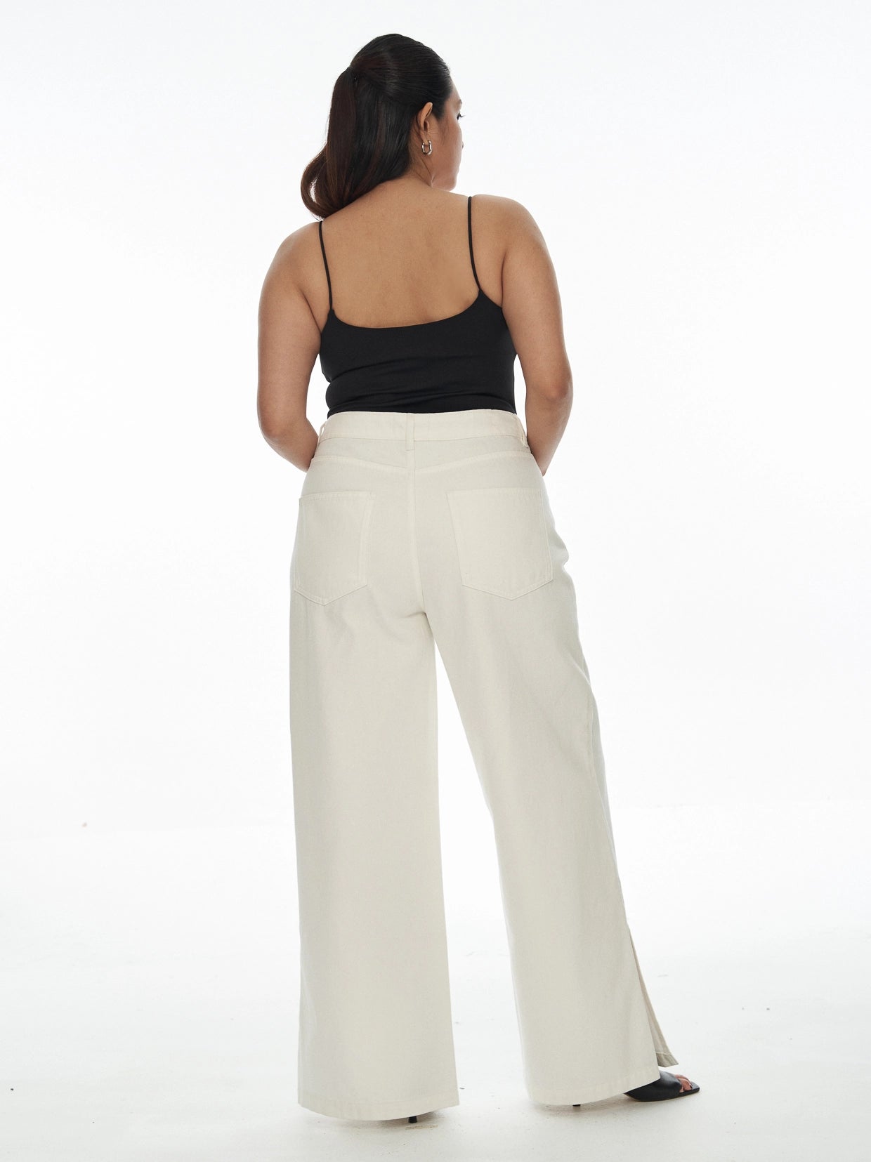 Straight-Leg Jeans With Slit Hem