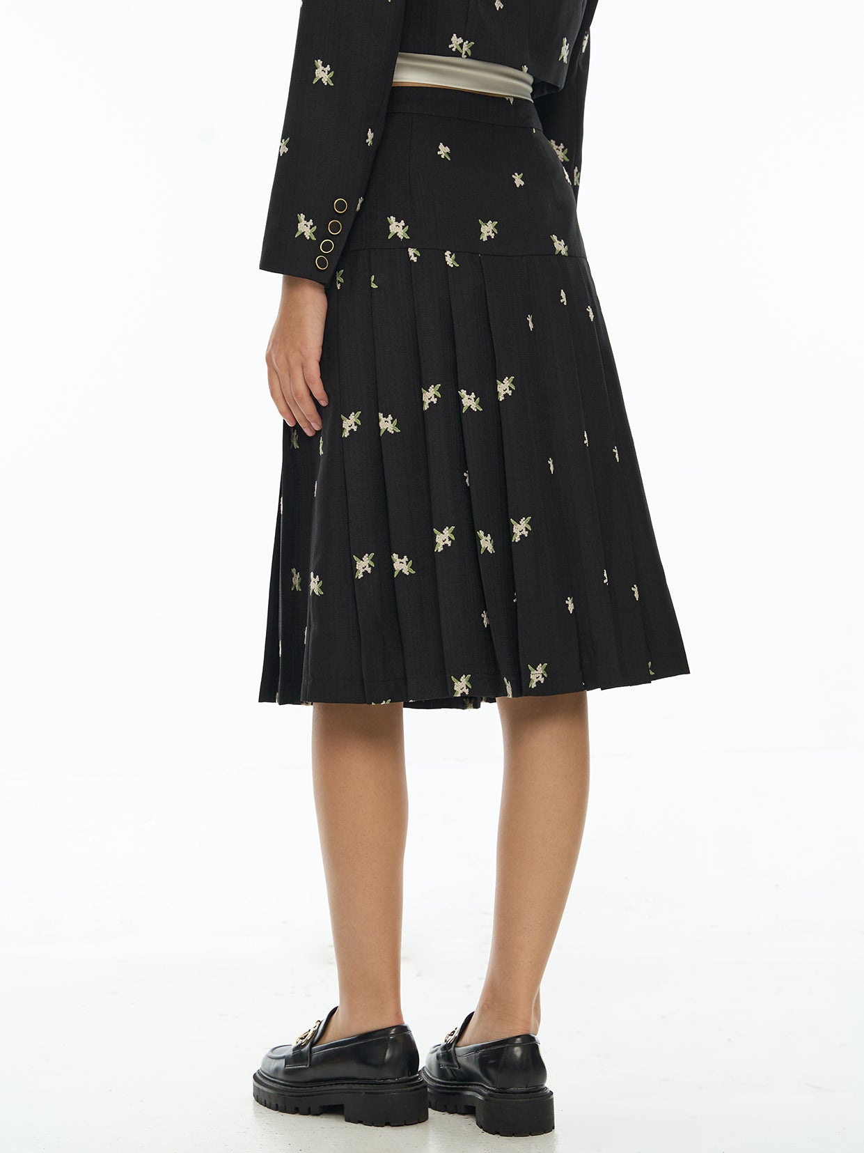 Floral-Embroidered Pleated Skirt