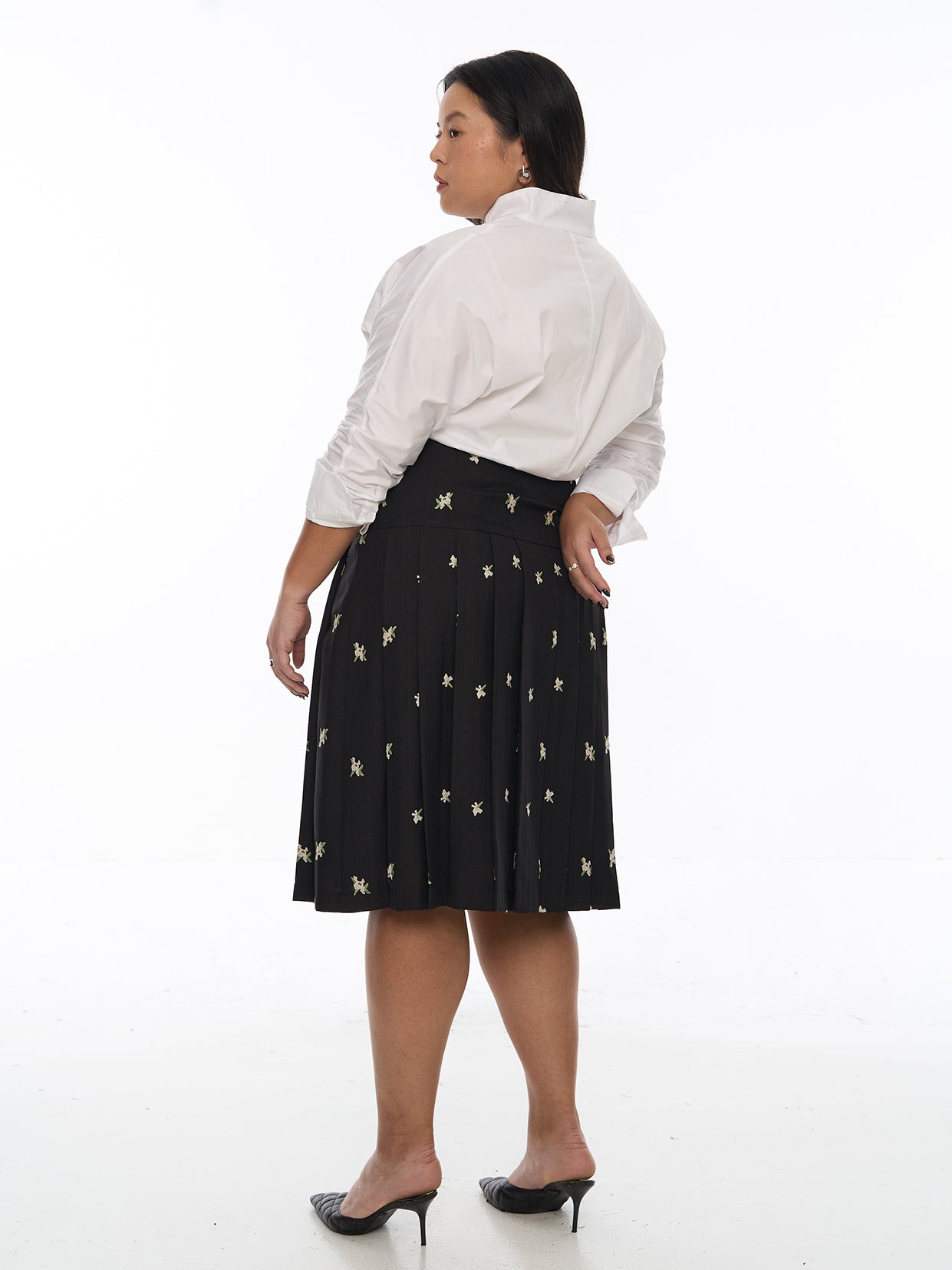 Floral-Embroidered Pleated Skirt