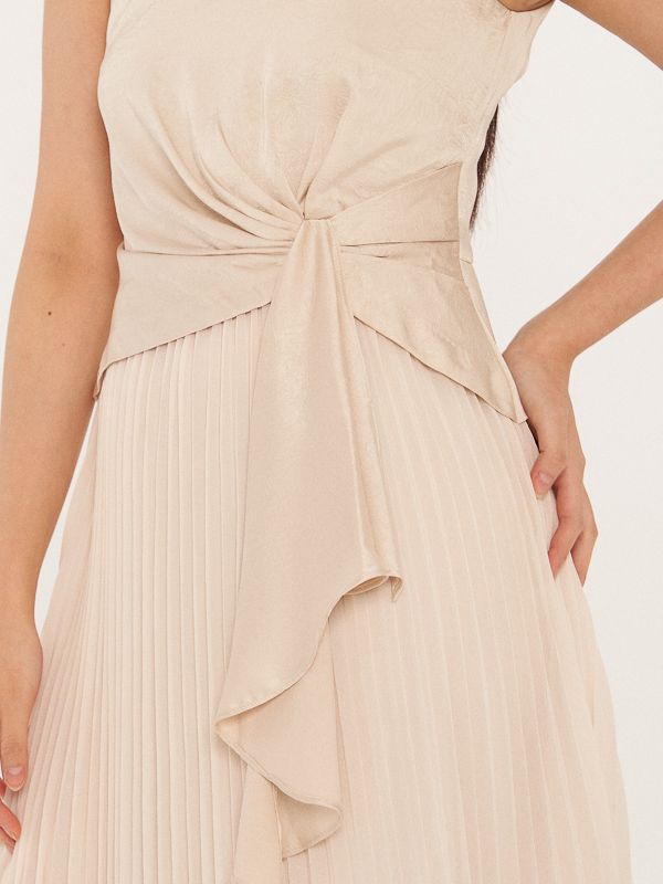 Halter Neck Pleated Maxi Dress