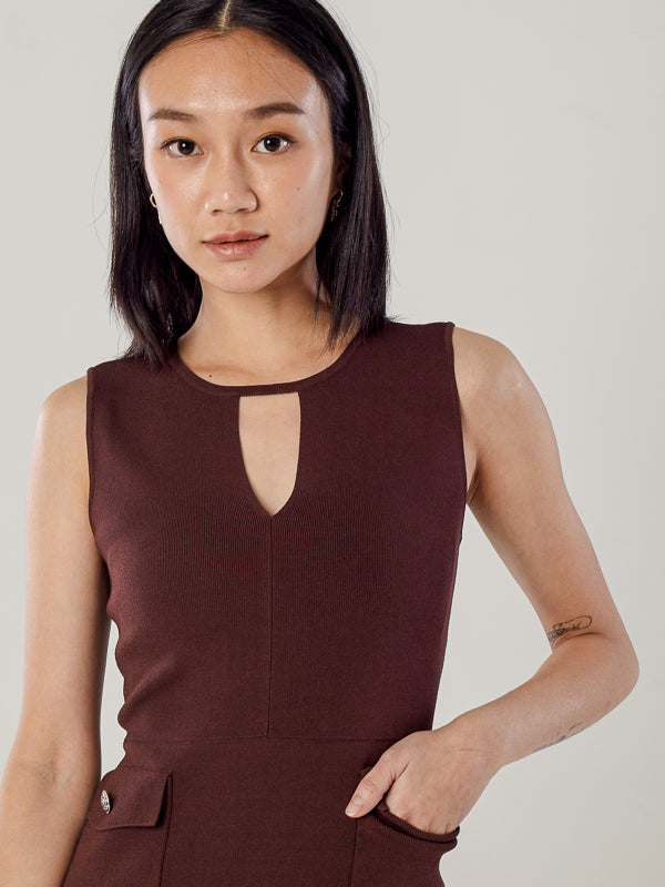 Sleeveless Knit Dress With Pockets