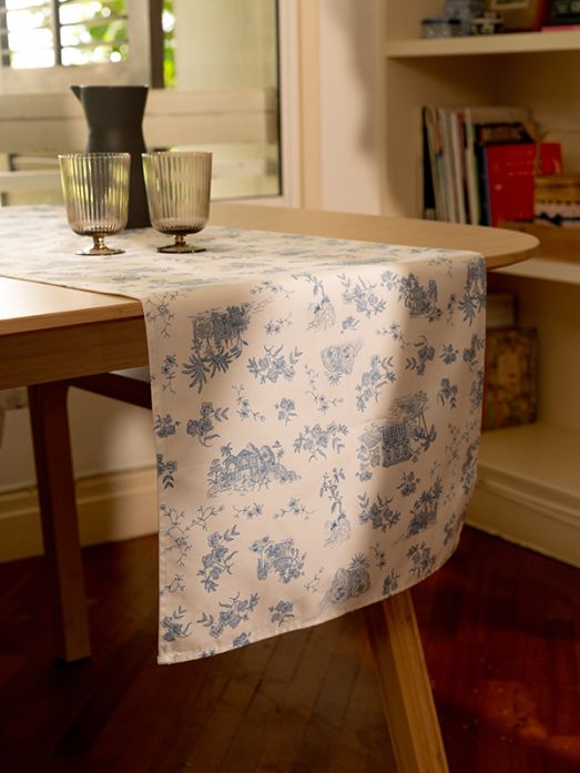 Malaysiana Table Runner